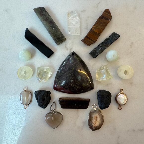 Natural Stone and Crystal Pendant Lot - Picture 9 of 16